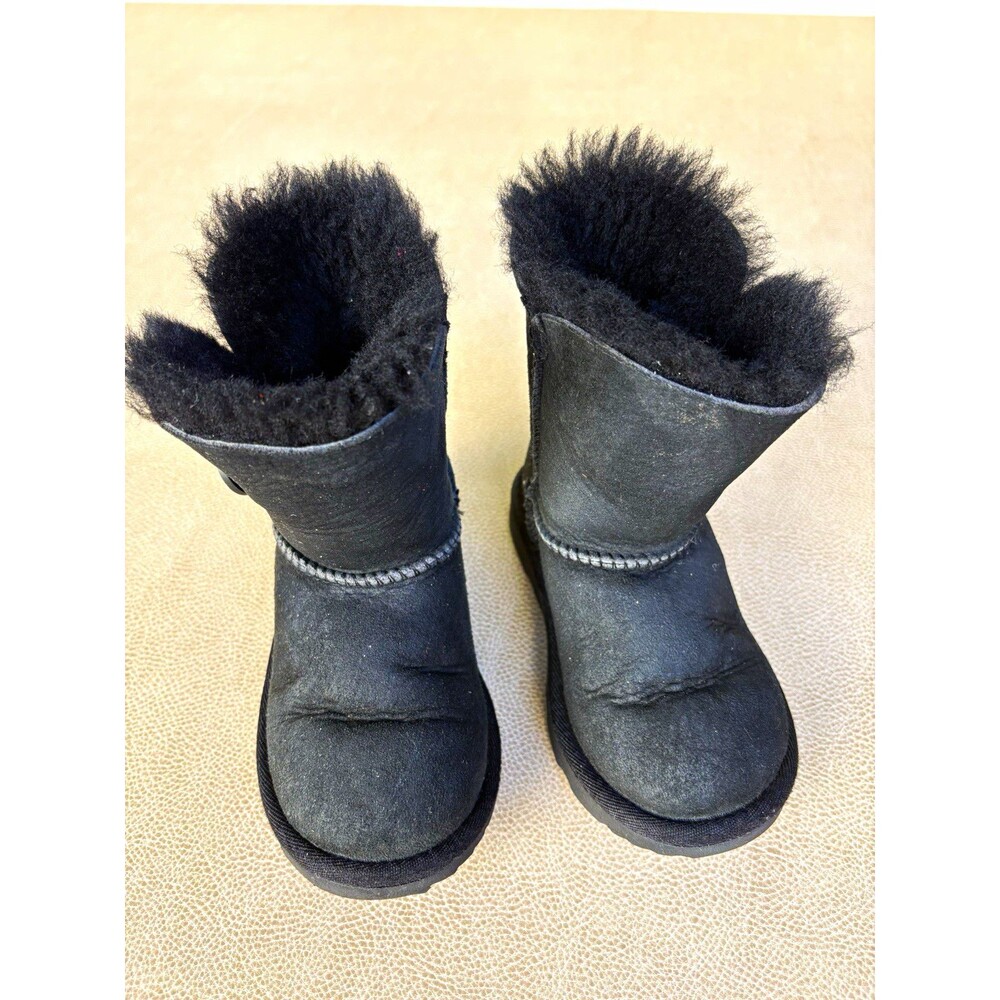 UGG Unisex Kids Black Suede Lined Button Logo Ankle Snow Boot US 9